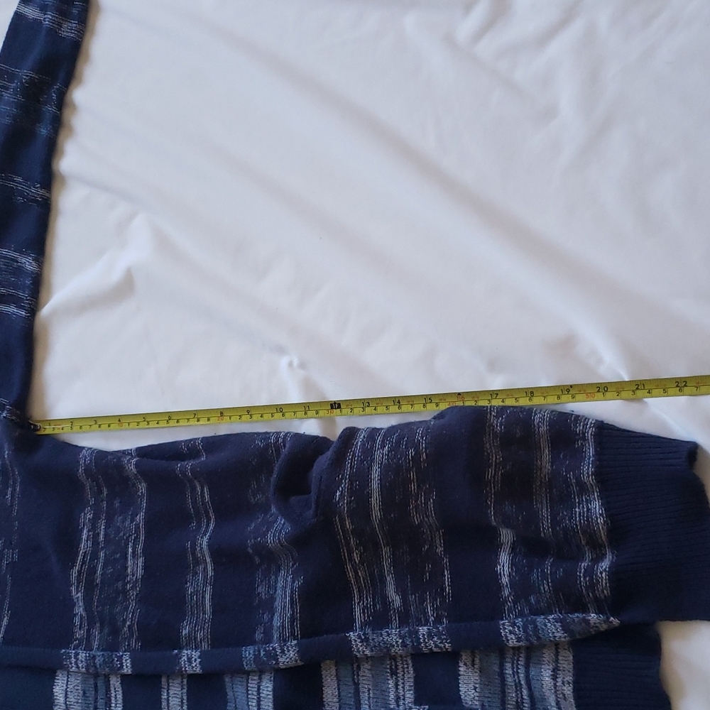 Poof navy blue with white embellishing sweater - Picture 6 of 8
